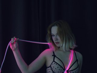 18 Is My Age, A Camming Horny Gal Is What I Am And I Am A Blonde