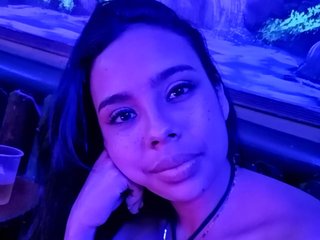 I'm 21 Yrs Old! I'm A Live Cam Horny Sweet Thing