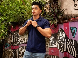 I Am A Brunette, My BongaCams Model Name Is Franchescoesp
