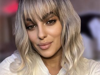 A Live Webcam Hot Honey Is What I Am! At BongaCams I'm Named EllaMoon1