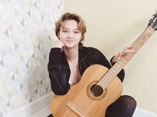 I Am A Blonde, I'm A Camming Sexy Woman