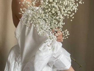 I'm 24 And My Name Is IamArisha! A Live Cam Charming Honey Is What I Am