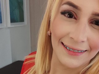I Am A Blonde And I'm A Live Cam Dreamy Hottie