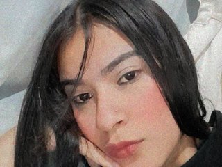 People Call Me Annyjhonsomp, 19 Is My Age