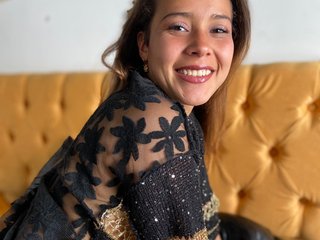 A Sex Webcam Sensual Female Is What I Am, I Am A Brunette! At BongaCams People Call Me Cloe-Flower