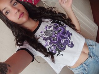 I Come From Colombia! My Age Is 27 Yrs Old And I Am A Brunette