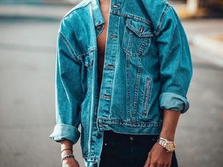 My Name Is Pysic-1, I Am A Brunette