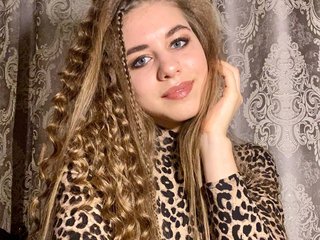 My Name Is Dancelady19 And I'm A Sex Chat Attractive Woman, My Age Is 19 Years Old