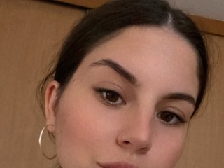 I Am A Brunette And I'm A Live Chat Seductive Gal