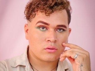 I Am A Blonde And I'm 23 Years Old, My Name Is Thiagobrooks