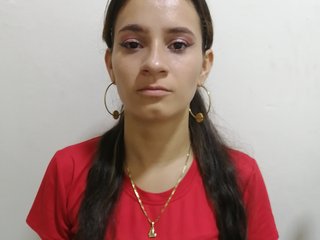 I'm 25 Years Of Age And I'm A Camwhoring Pretty Chick And I Am A Brunette