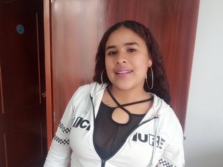 18 Is My Age And My BongaCams Name Is Lunawhilliams And I Am A Brunette