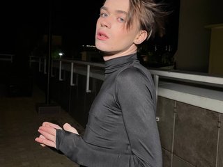 At BongaCams People Call Me LiamGraves, I Am A Brunette