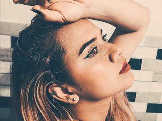 I'm 22 Years Of Age! A Camwhoring Luscious Girl Is What I Am, My Model Name Is Samynandez