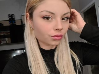 People Call Me Cutie-murrr And I Am A Blonde, 25 Is My Age