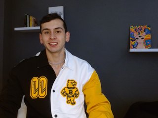 I Come From Bogota, My BongaCams Model Name Is Mathewconelly, I Am A Brunette