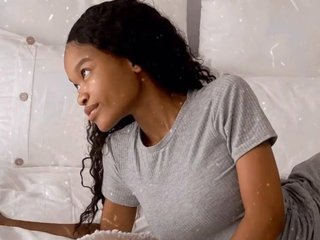 I'm A Webcam Charming Hottie, I'm 19 Years Of Age