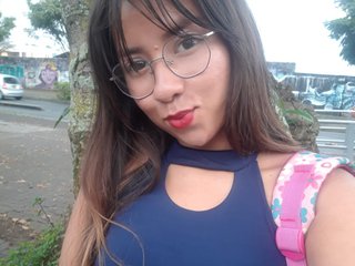 I Am A Brunette And I'm A Webcam Sexy Bimbo