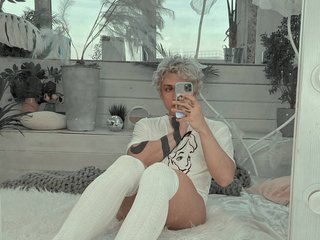 People Call Me DianaDors! A Webcam Hot Tranny Is What I Am