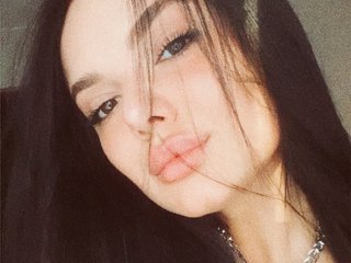 My Model Name Is Malixayy, I'm A Live Cam Pretty Gal! I Am A Brunette