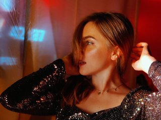 At BongaCams People Call Me Girlinwhite, I'm A Live Cam Desirable Babe