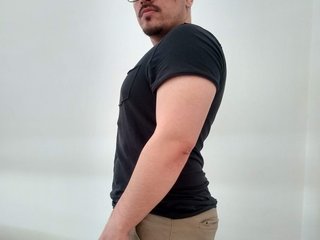 People Call Me Lukeart, Porto Alegre Is Where I Live! I'm 31 Years Old