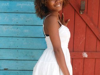 At BongaCams People Call Me Sexy-Caramel And I'm 25! A Sex Chat Delicious Woman Is What I Am