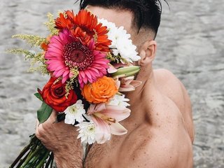My BongaCams Name Is 5fs! I'm 28 Years Old