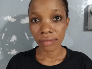 I'm A Live Chat Attractive Hottie! I'm 27
