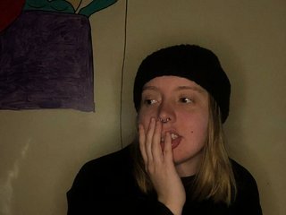 I Am A Blonde And My Model Name Is Ratintheclock