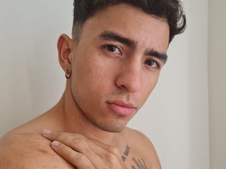Medellin Is Where I Come From, At BongaCams People Call Me Hanscarter