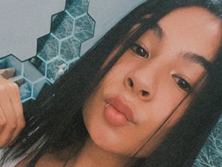 I Am A Brunette And At BongaCams People Call Me Carolinacams