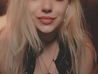 I Am A Blonde! A Sex Chat Horny Lady Is What I Am, People Call Me MissIIspaceIX