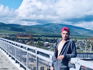 I Am A Brunette And My BongaCams Model Name Is Freddy-35