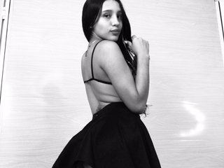 My Model Name Is Evangeline18, I'm A Camming Cute Chick! I Am A Brunette