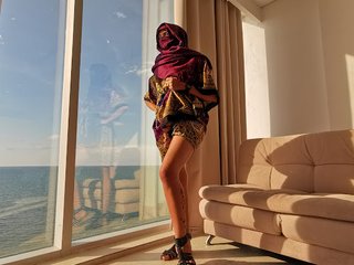 I Am A Brunette, My Model Name Is Zahra-Mohamed