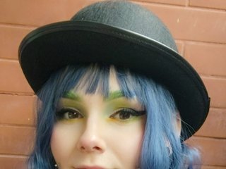I'm 21 Years Old! I'm A Camwhoring Luscious Hottie