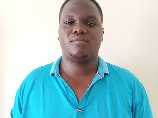 I Live In Mombasa! I Am A Brunette