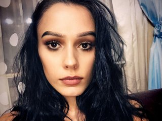I Am A Brunette, People Call Me Cicc2003