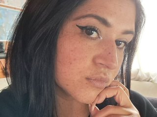 A Live Chat Cute Babe Is What I Am, I Am A Brunette