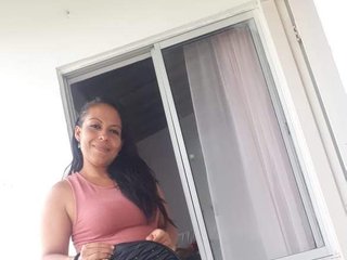 I'm 38 And A Live Webcam Pleasing Honey Is What I Am, People Call Me Doucegirl