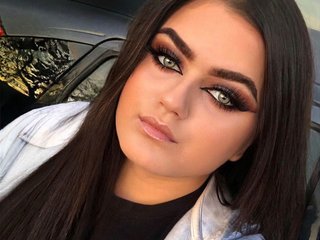 I'm A Cam Charming Girl And I Am A Brunette! 19 Is My Age