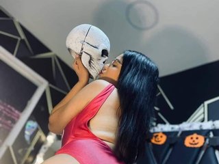 I'm 22 Yrs Old, I Am A Brunette, I'm A Webcam Easy Sweet Thing