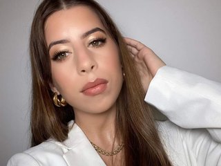 I'm A Live Cam Luscious Chick! I'm 19 Years Old