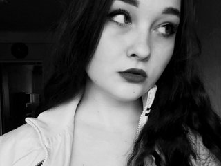 A Live Cam Cute Sweet Thing Is What I Am! I Am A Brunette