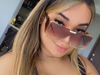 My Name Is Nikkybelaa! I'm A Sex Cam Hot She-male And I Am A Blonde