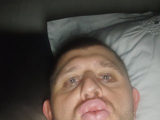 I'm 35 Years Old, I'm A Live Chat Charming Shemale! I Am A Blonde