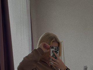 I'm A Sex Webcam Pretty Lady And My Name Is Charmulik And I'm 20 Yrs Old