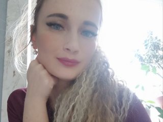 I Am A Blonde, A Live Chat Delectable Bimbo Is What I Am