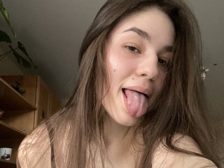 A Camwhoring Attractive Woman Is What I Am, My Age Is 19 Yrs Old! I Am A Brunette